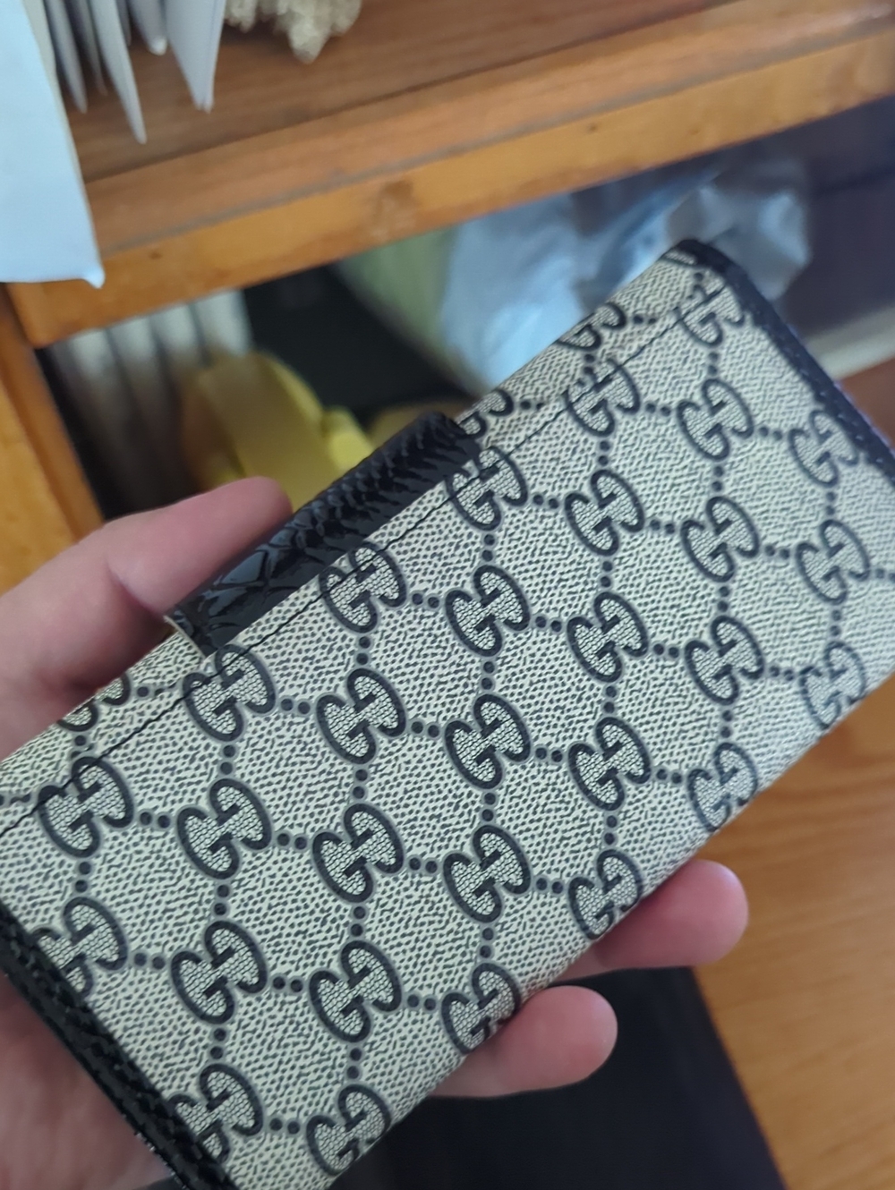 Gucci Ivory and Black GG Buckle Continental Wallet - Picture 4 of 5